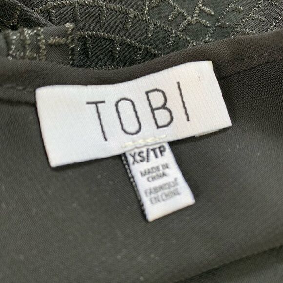 Tobi sleeveless embroidered cropped blouse - Picture 4 of 5